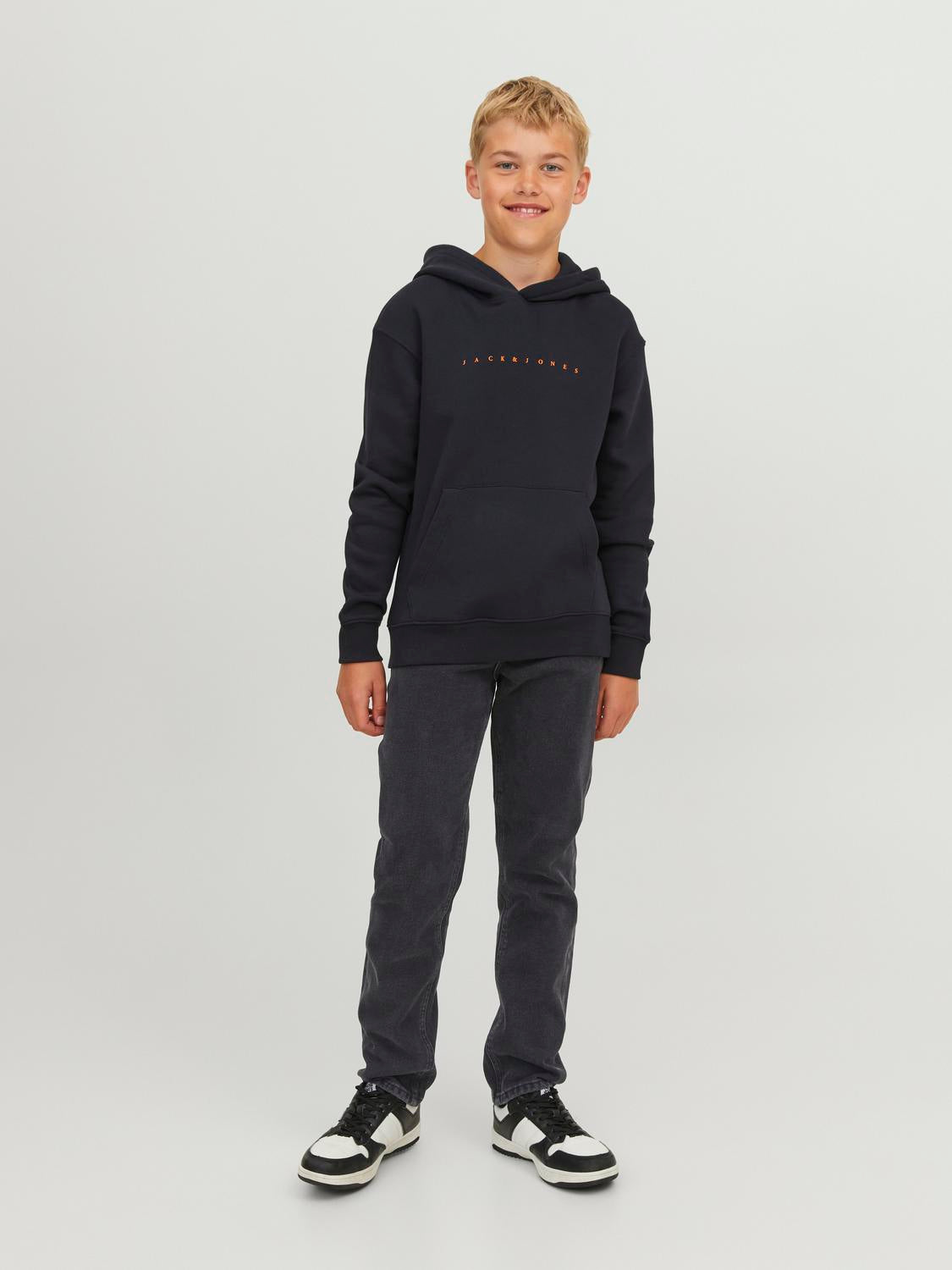 model_shot-front_full